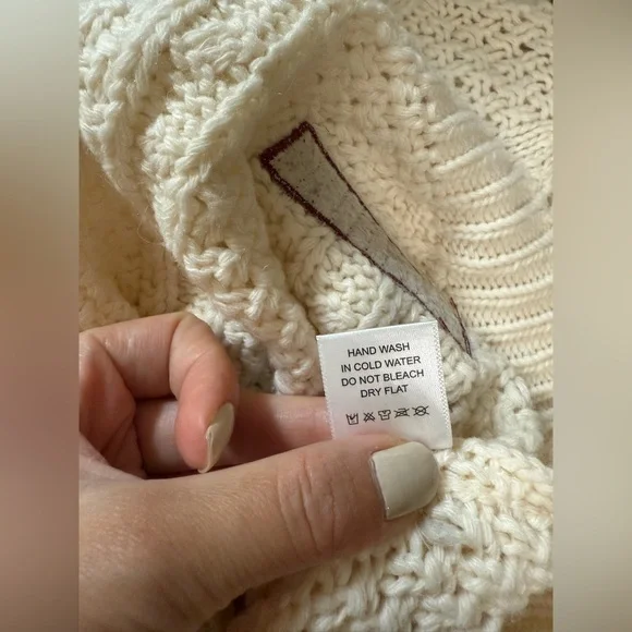 Taylor Swift Taylors Version Red Album Cardigan Size M/L,  pre-owned - Picture 9 of 9